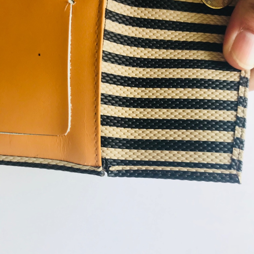 Fendi Woman’s wallet Black & Tan Stripes - Picture 8 of 8